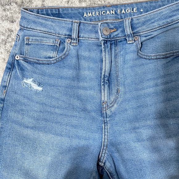 American eagle mom jeans Size 4, short - Picture 3 of 6